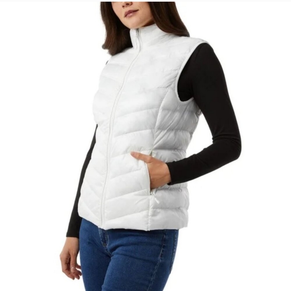 NWT 32 Degrees heat Women’s Lightweight Warmth Stand Up Collar Vest White